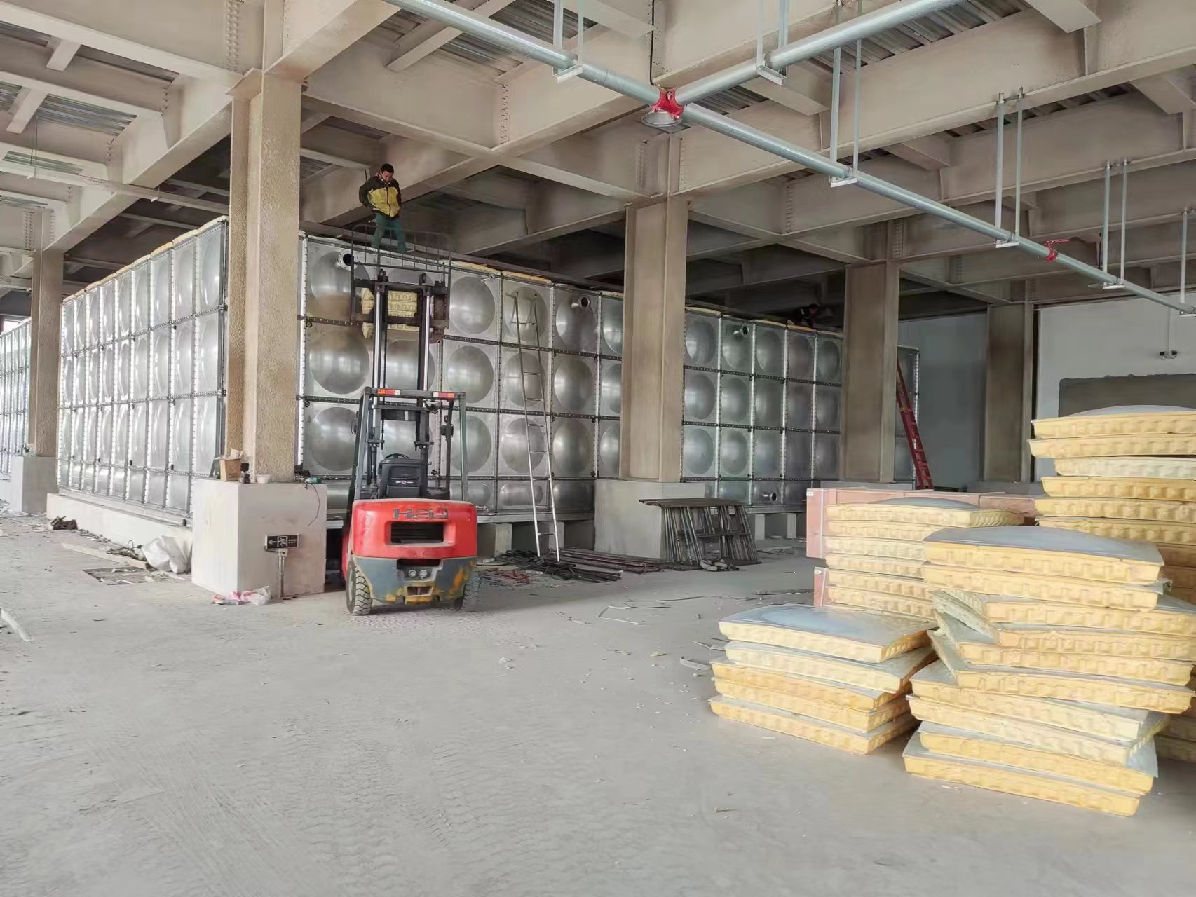 鍍鋅水箱分幾種材質(zhì)